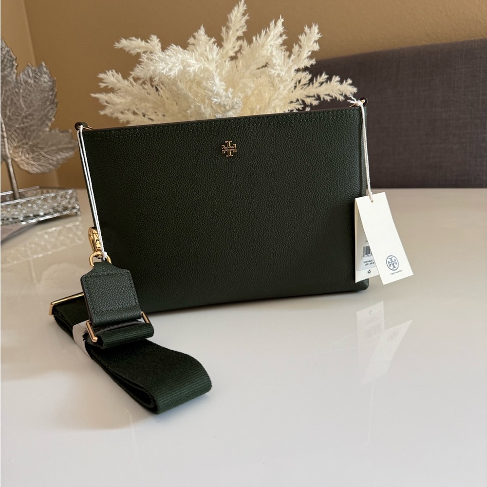 New, authentic Tory Burch blake swing crossbody bag in green - Picture 2 of 14